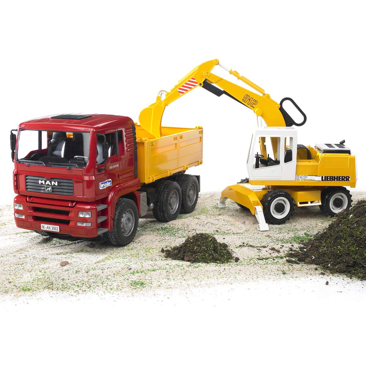 BRUDER 02751 MAN TGA Kipplastwagen mit Liebherr Schaufelbagger