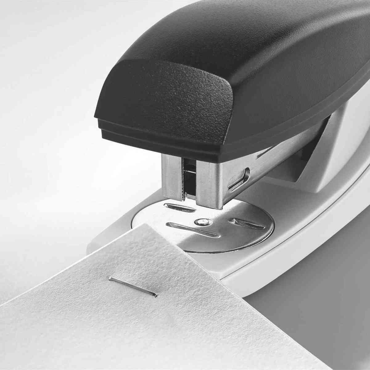 LEITZ Heftgerät NeXXt 5501 bis 25 Blatt rot für Klammern 24/6