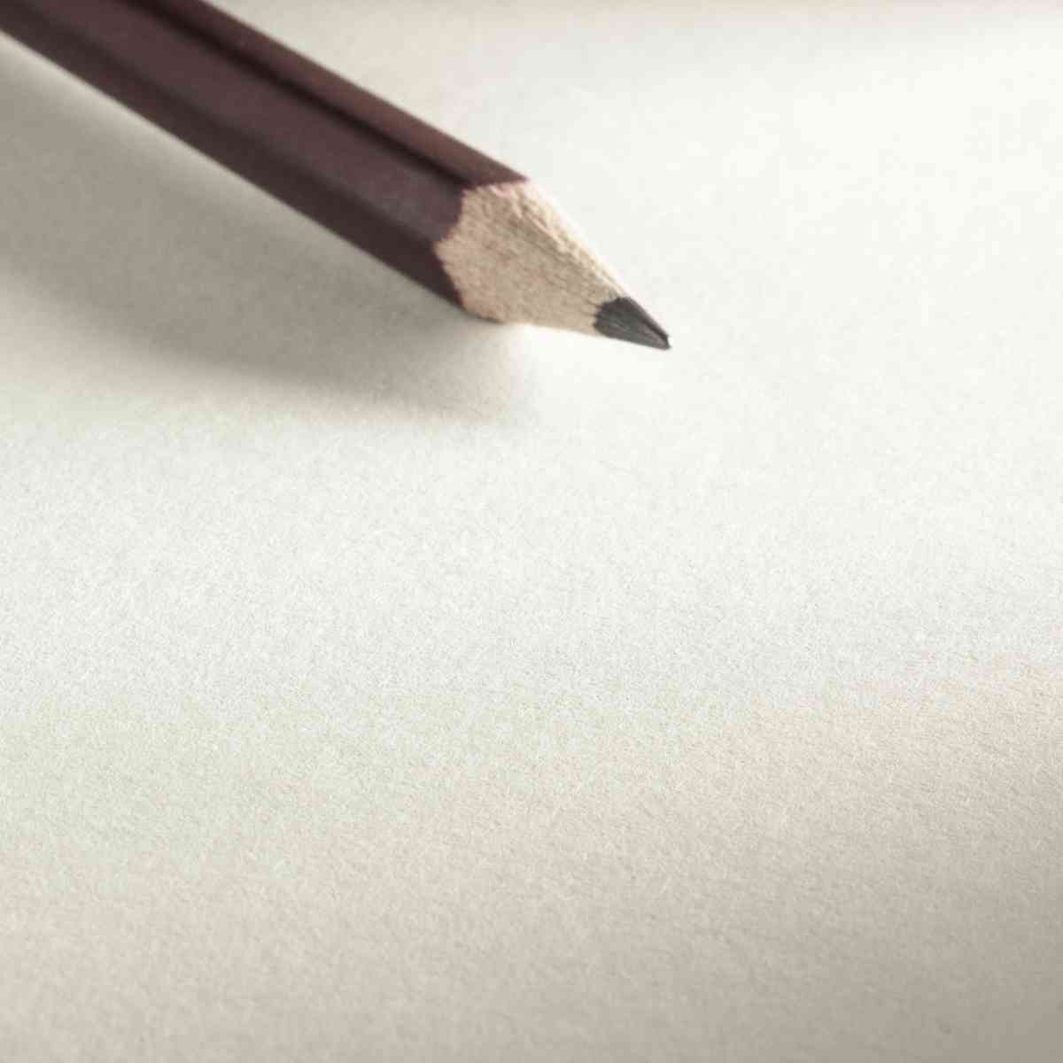 HAHNEMÜHLE Skizzenbuch A4 mit Spirale 140g naturweiss 124 Seiten