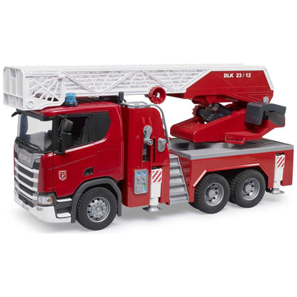 BRUDER 03591 Scania Super 560R Feuerwehr mit Drehleiter, Wasserpumpe und Light + Sound-Modul