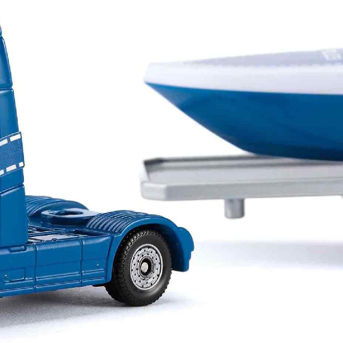 SIKU 1757 Volvo Lkw mit Boot 1:87 *SIKU 2026*
