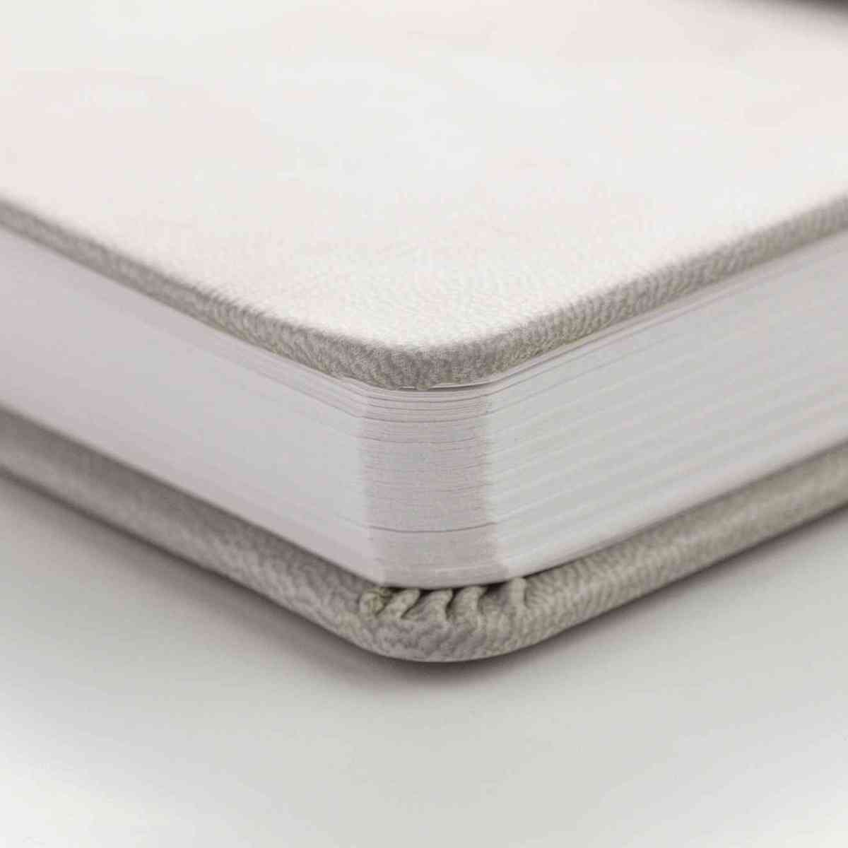 DARWI Skizzenbuch mit Gummizug 14x14cm 80 Blatt 140g maulwurf