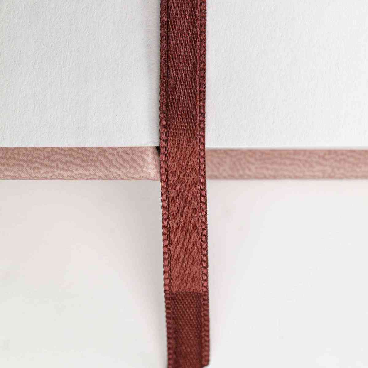 DARWI Skizzenbuch mit Gummizug 14x14cm 80 Blatt 140g hellrosa